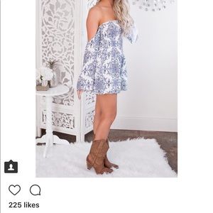 🚫sold 🚫Blue and white floral romper